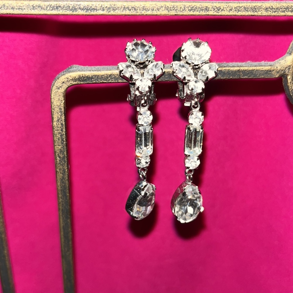 Vintage dangle rhinestones clip on earrings